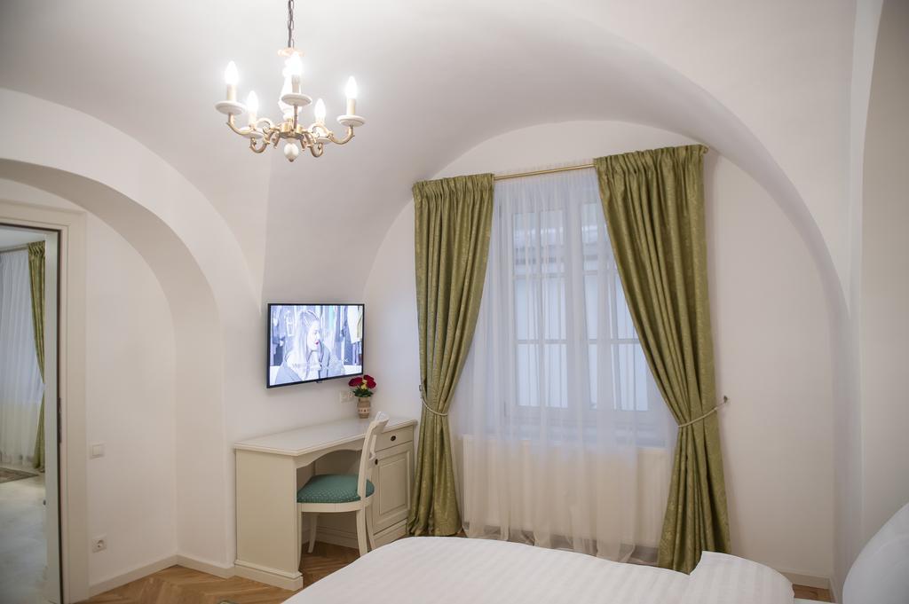 Baroc Apartments & Studio Sibiu Exteriör bild